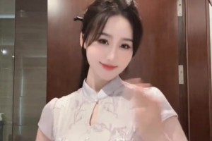 😍好看，爱看！穿上旗袍的果果，真显身材呀！